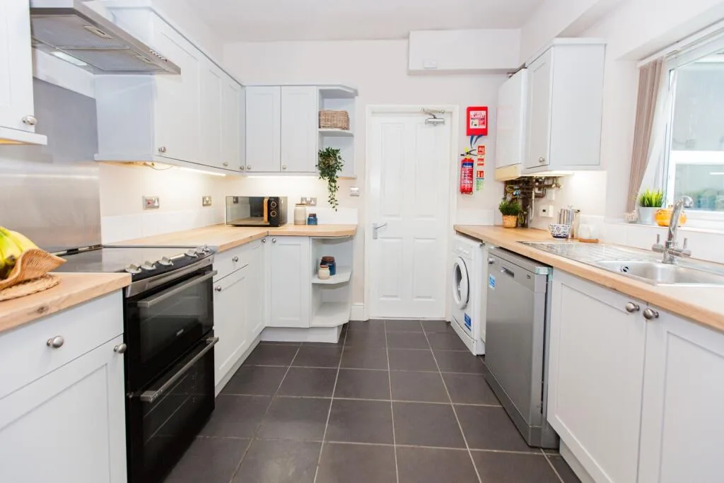 1 bedroom house share for rent
