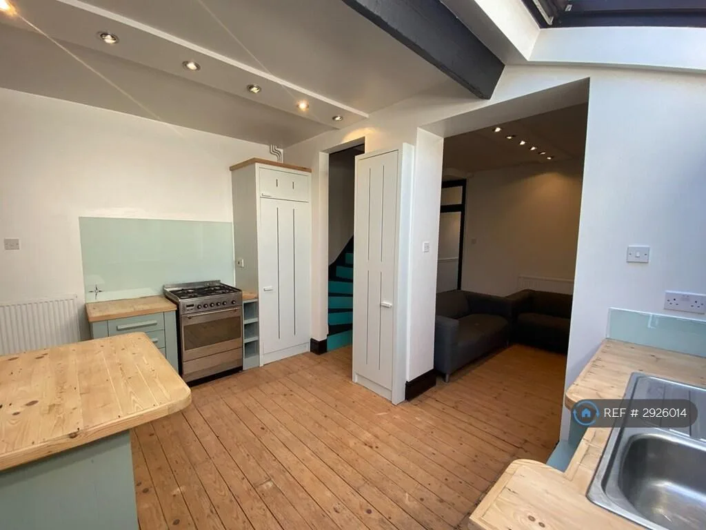 4 bedroom terraced house for rent