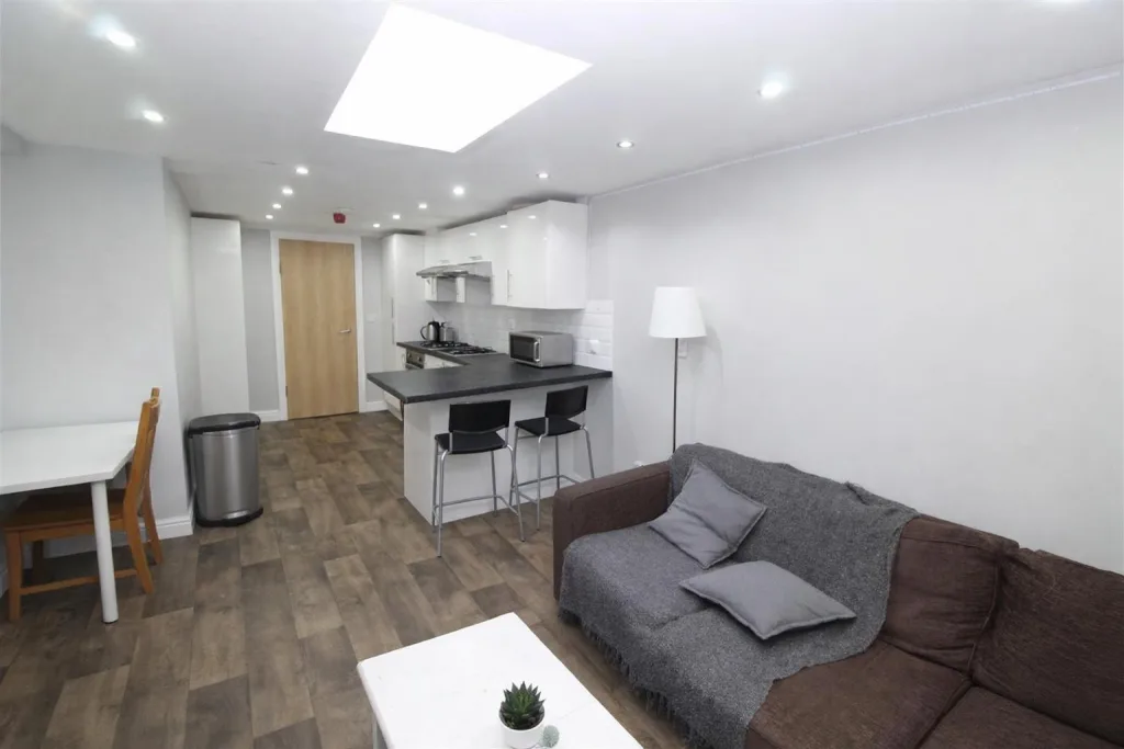 4 bedroom house for rent