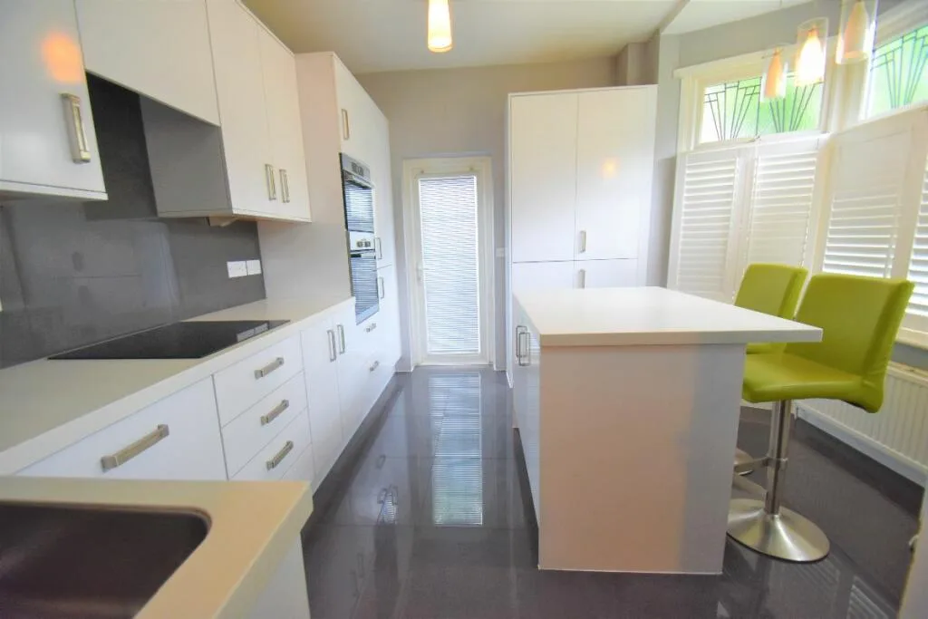 1 bedroom house share for rent