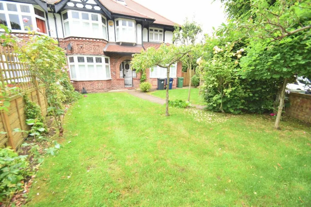 1 bedroom house share for rent