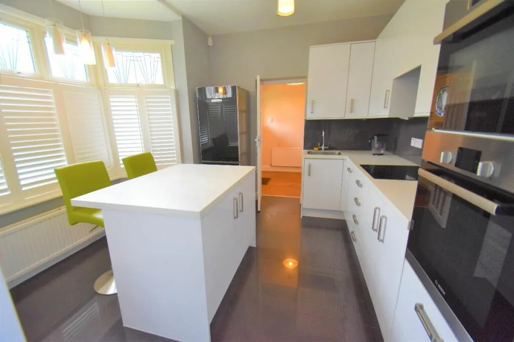 1 bedroom house share for rent