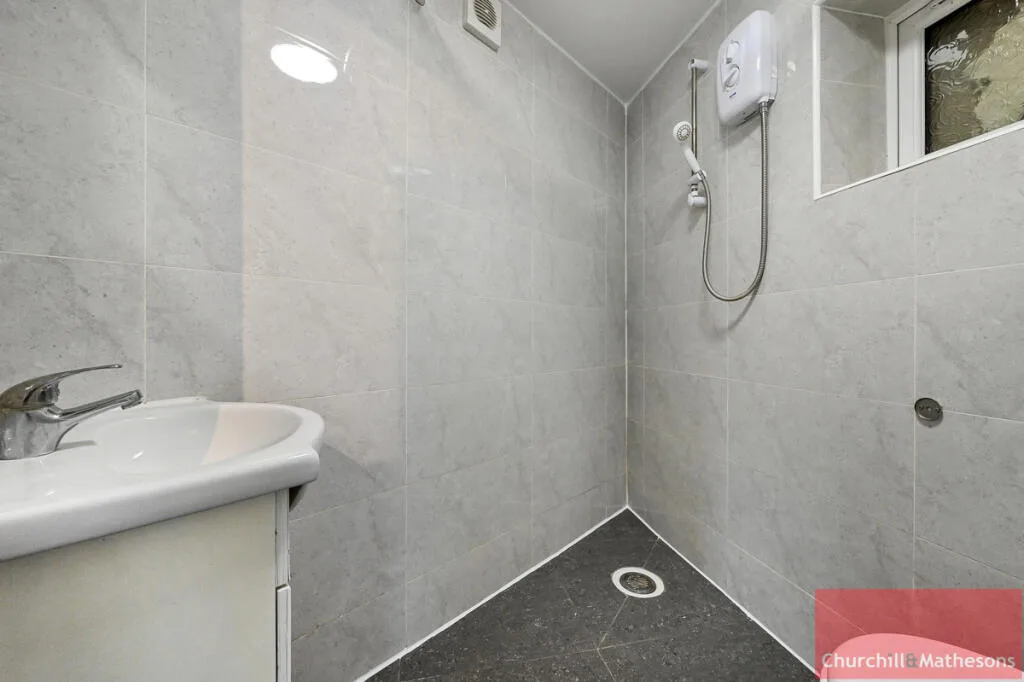 3 bedroom end of terrace house for rent
