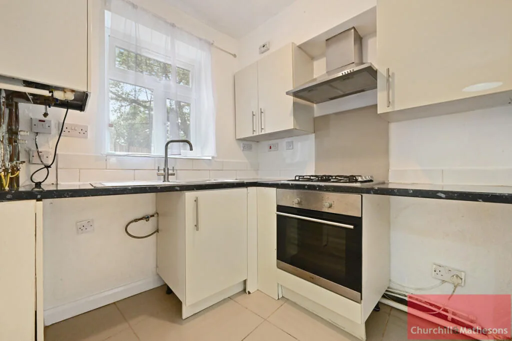 3 bedroom end of terrace house for rent