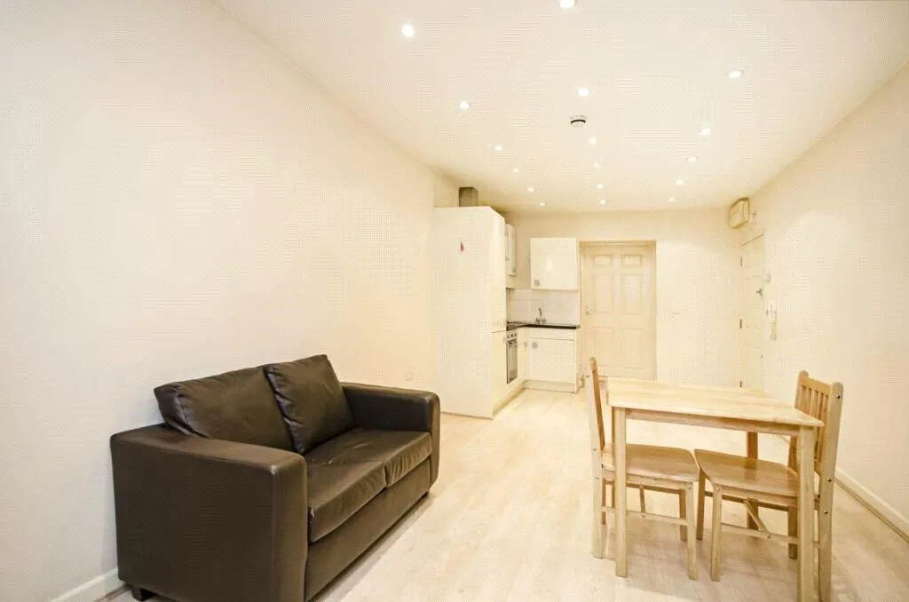 Studio flat for rent
