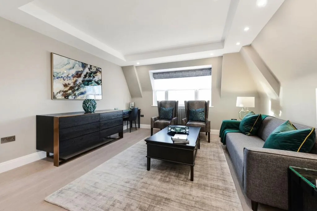 4 bedroom flat for rent