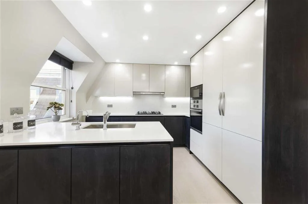 4 bedroom flat for rent