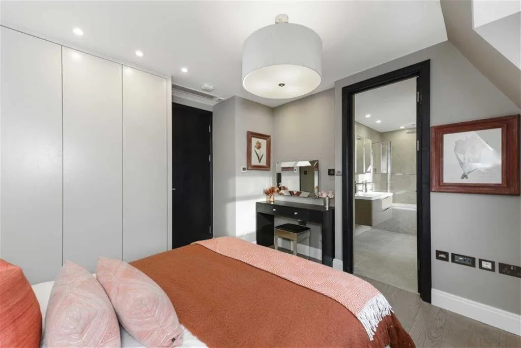 4 bedroom flat for rent