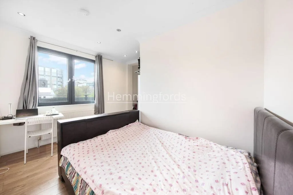 2 bedroom penthouse for rent