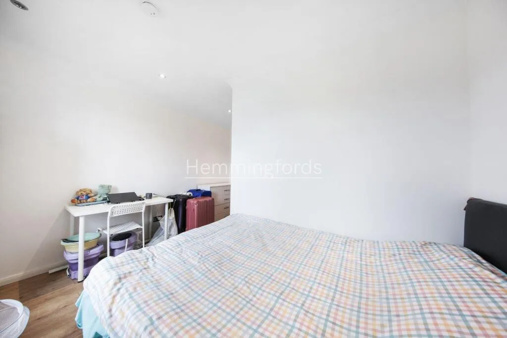 2 bedroom penthouse for rent