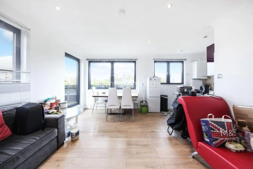 2 bedroom penthouse for rent