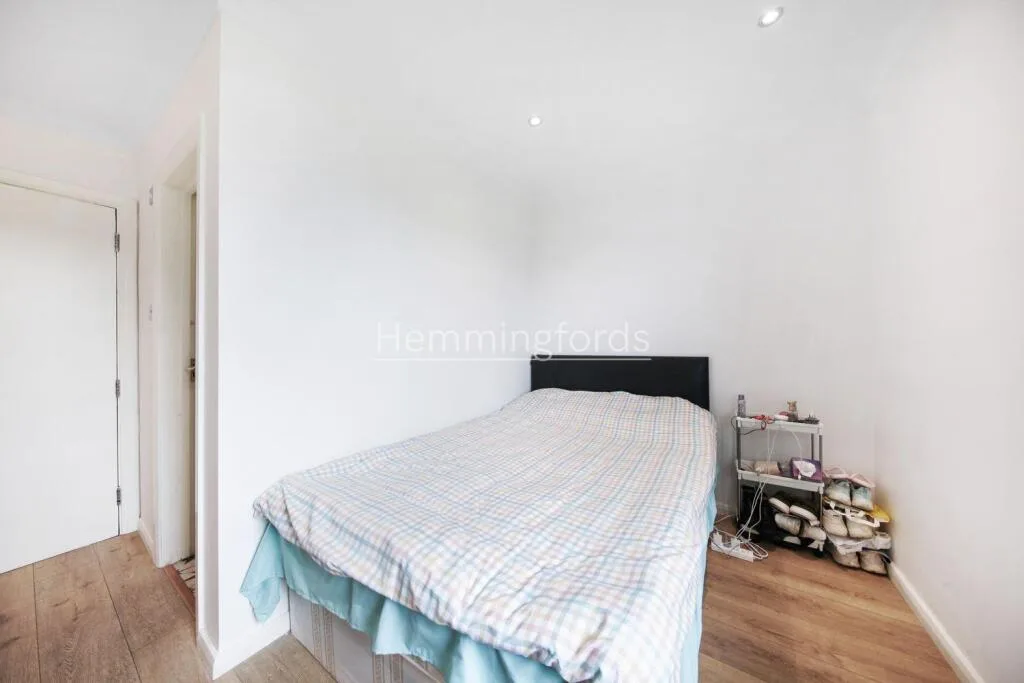 2 bedroom penthouse for rent