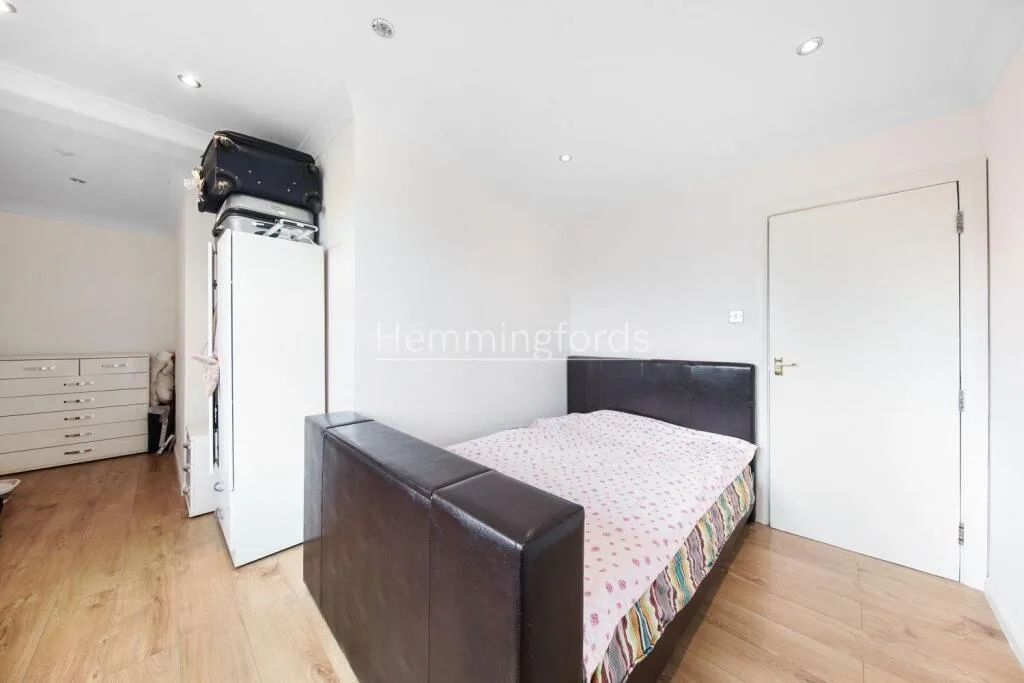 2 bedroom penthouse for rent