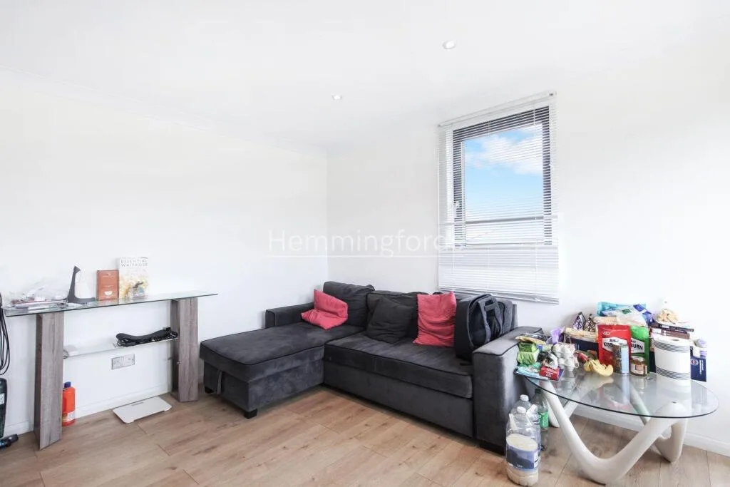 2 bedroom penthouse for rent