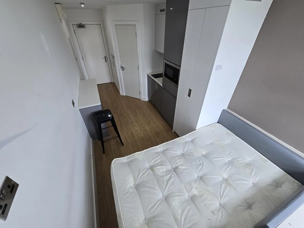 Studio flat for rent