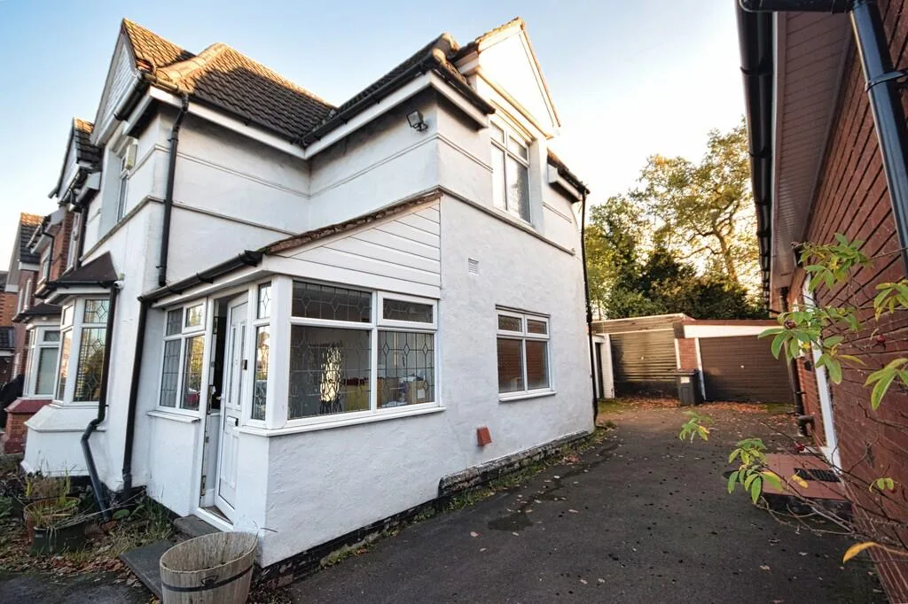 3 bedroom semi-detached house for rent