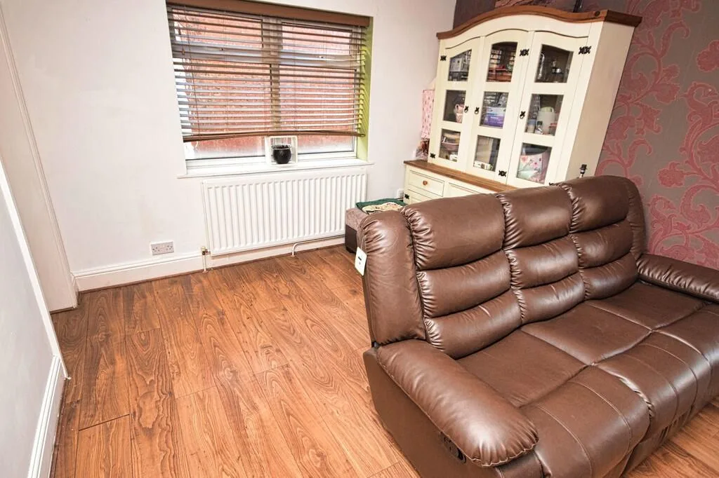 3 bedroom semi-detached house for rent