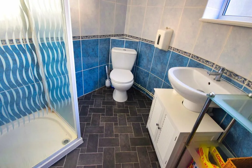 3 bedroom semi-detached house for rent