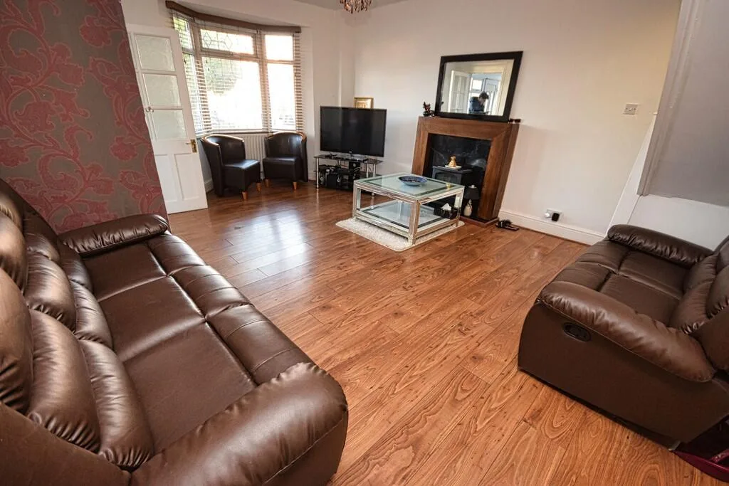 3 bedroom semi-detached house for rent