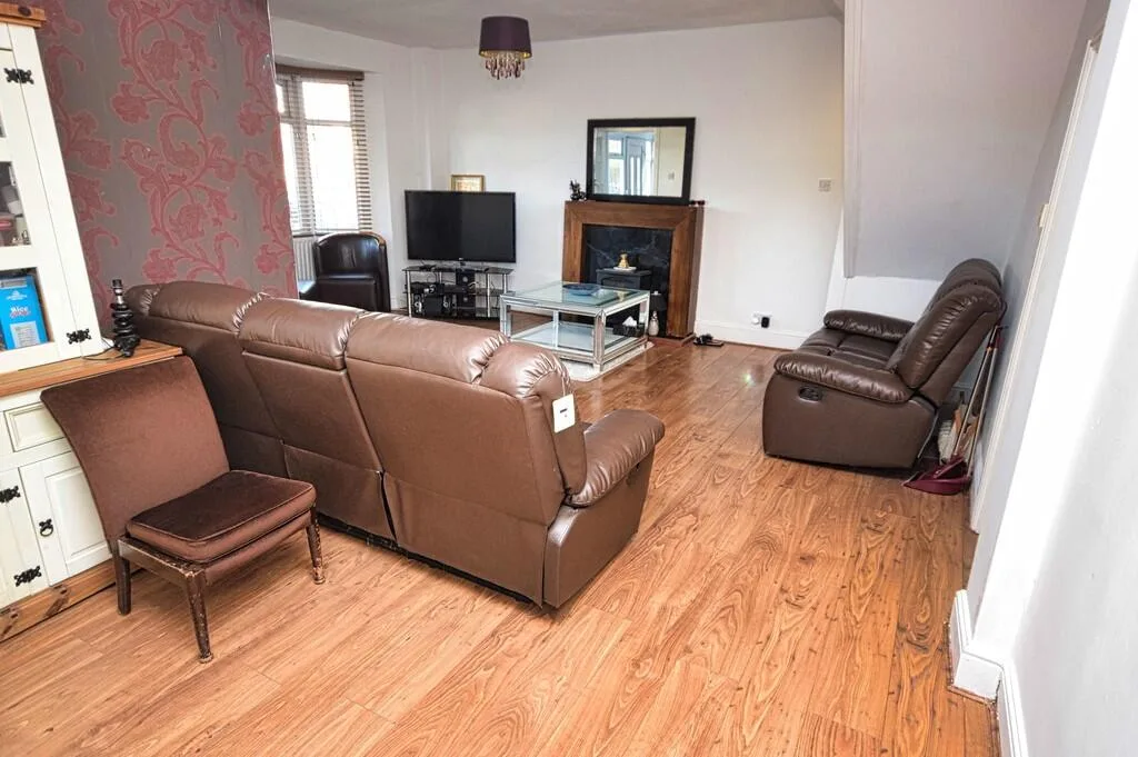 3 bedroom semi-detached house for rent