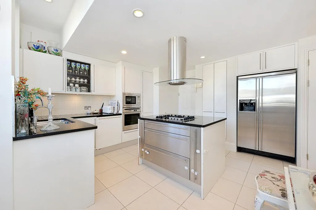 3 bedroom flat for rent