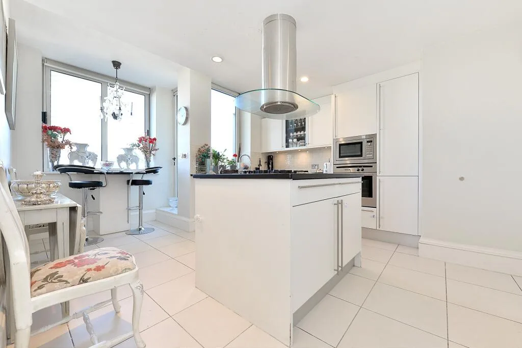 3 bedroom flat for rent