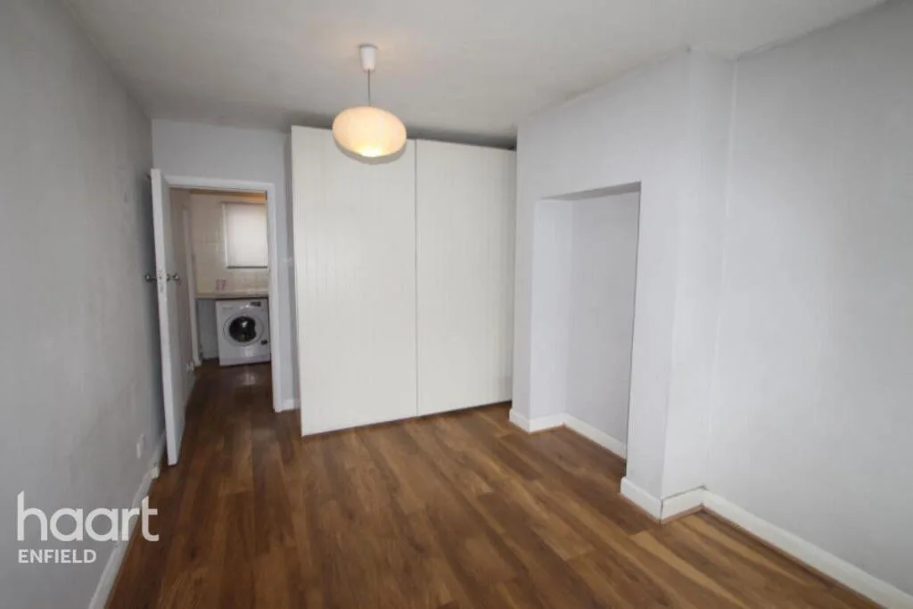 2 bedroom maisonette for rent
