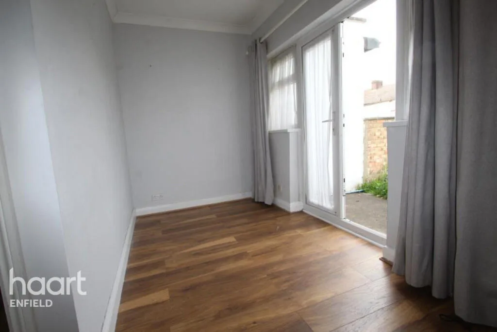 2 bedroom maisonette for rent