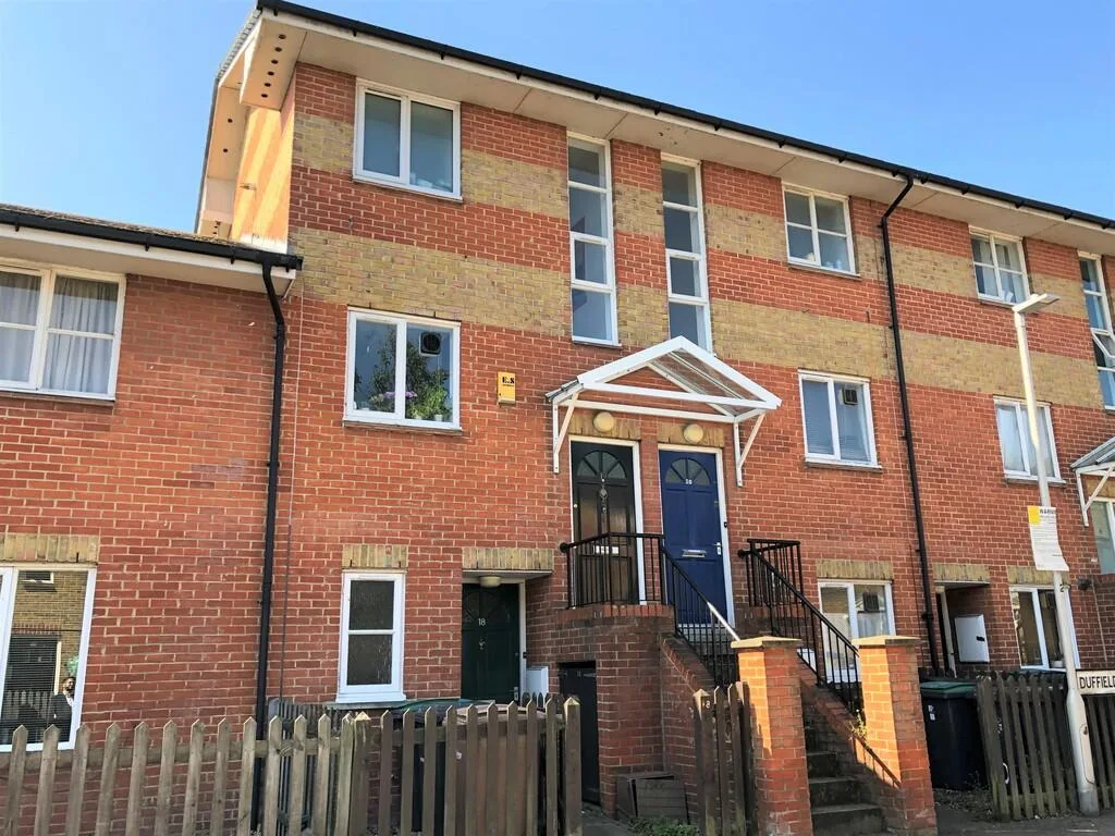 1 bedroom maisonette for rent