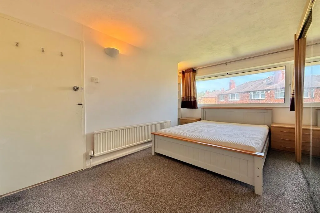 3 bedroom semi-detached house for rent
