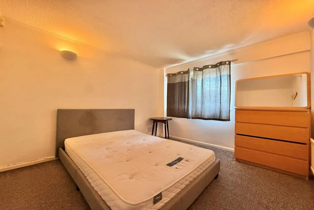 3 bedroom semi-detached house for rent