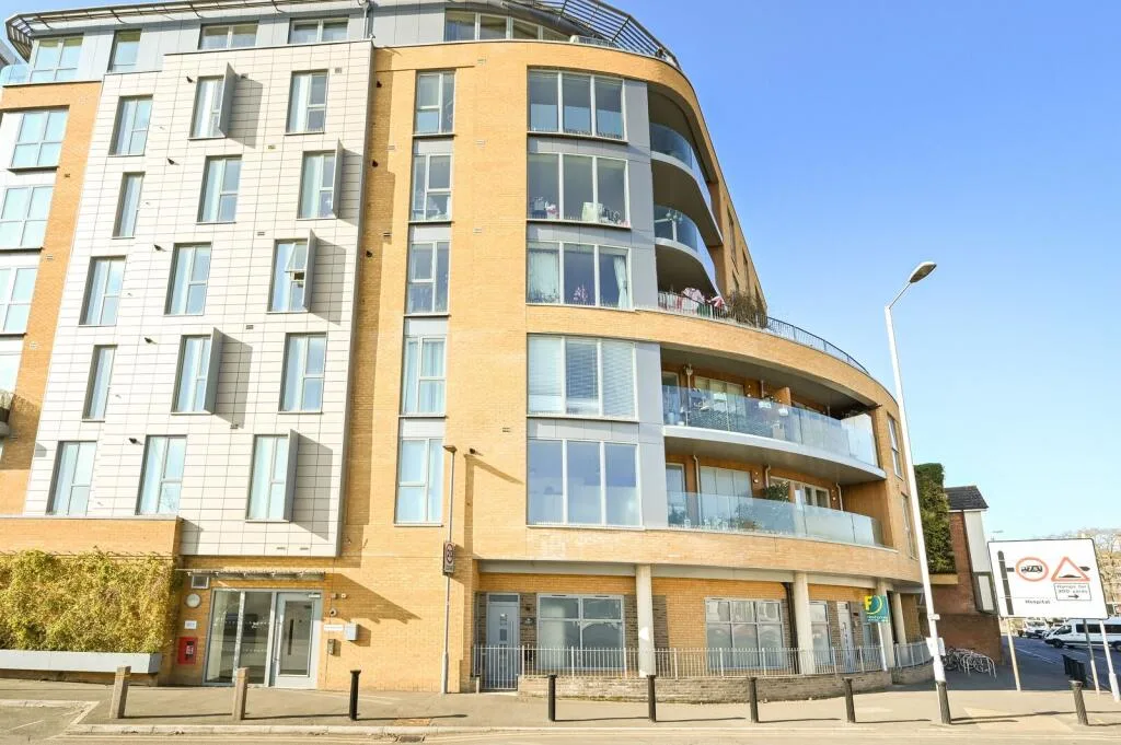 1 bedroom maisonette for rent