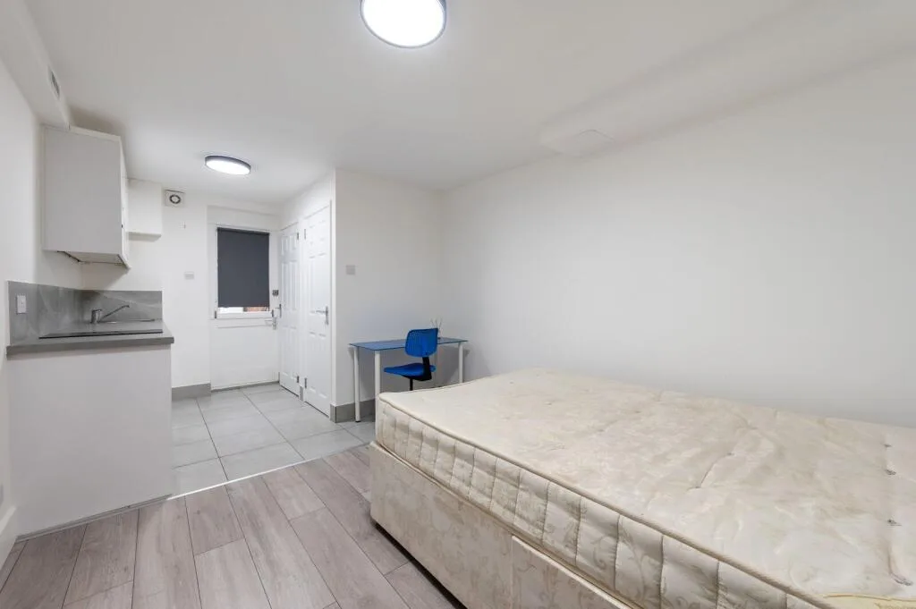 Studio flat for rent