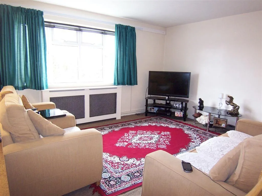 1 bedroom maisonette for rent