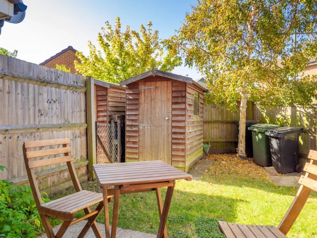 4 bedroom semi-detached house for rent