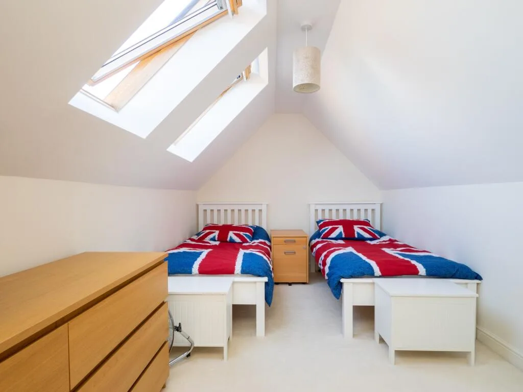 4 bedroom semi-detached house for rent