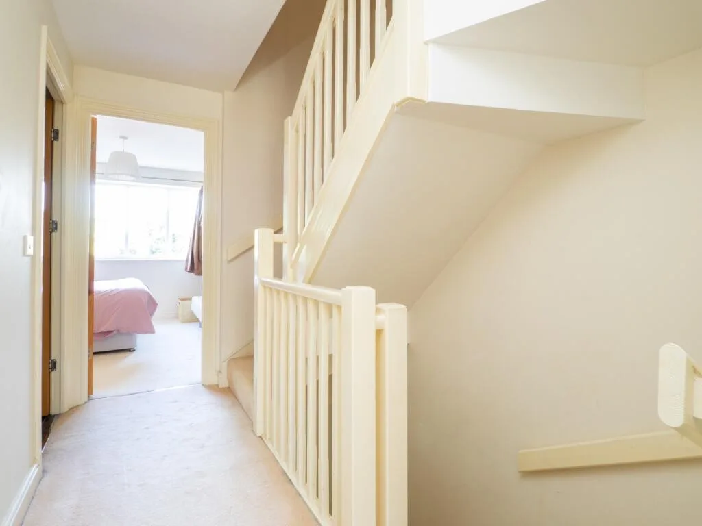 4 bedroom semi-detached house for rent