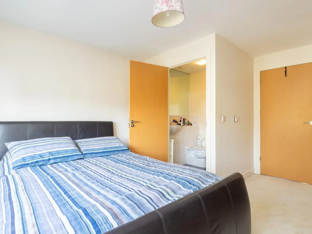 4 bedroom semi-detached house for rent