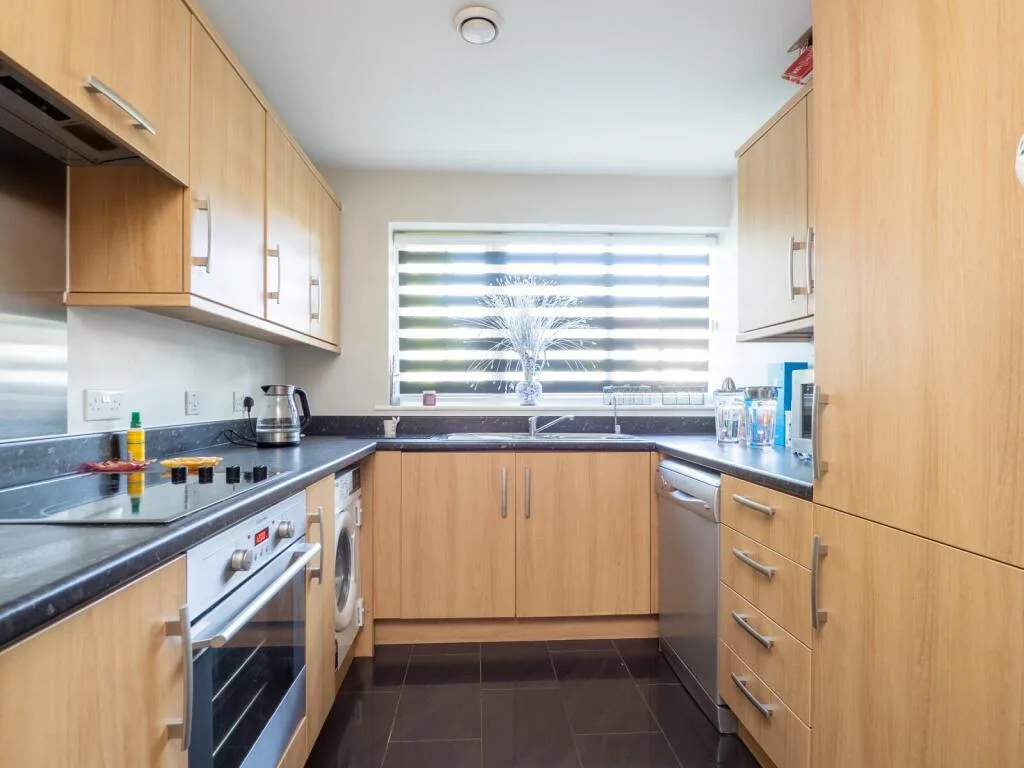 4 bedroom semi-detached house for rent