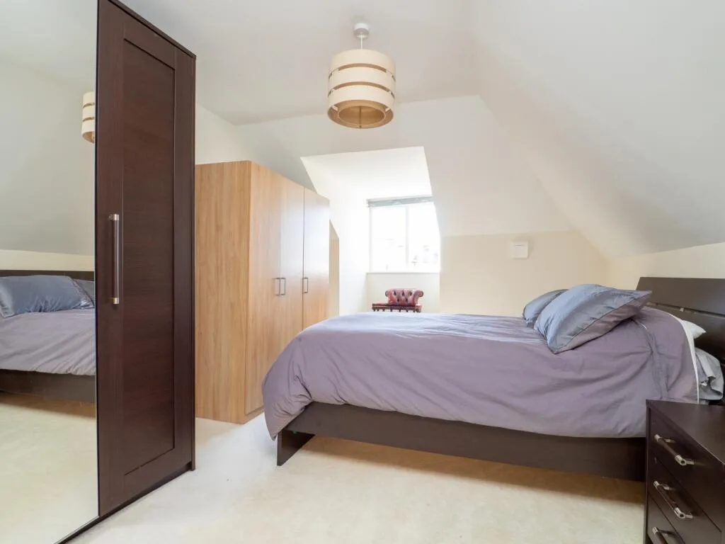 4 bedroom semi-detached house for rent