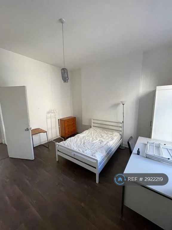 4 bedroom flat for rent