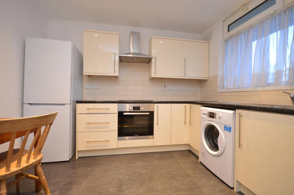 3 bedroom flat for rent
