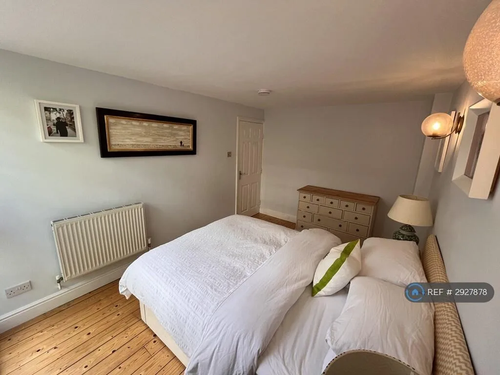2 bedroom maisonette for rent