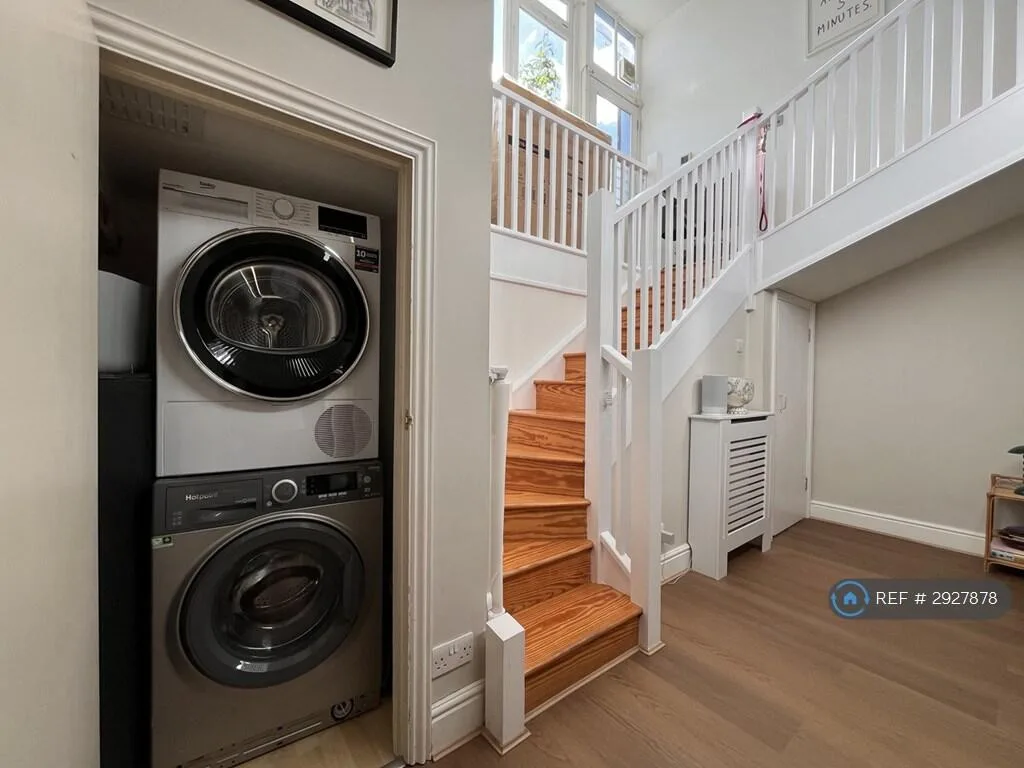2 bedroom maisonette for rent