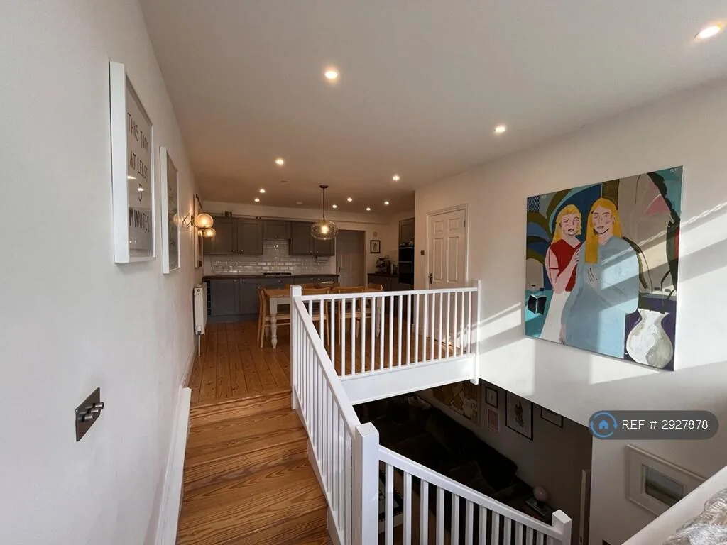 2 bedroom maisonette for rent
