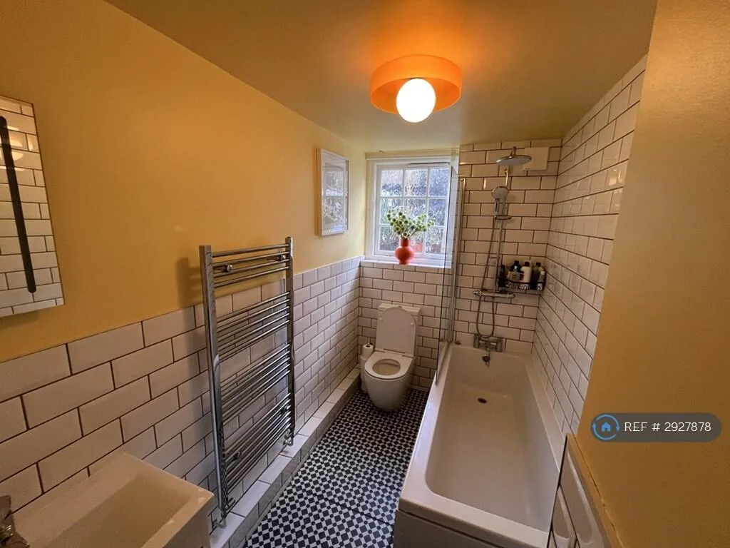 2 bedroom maisonette for rent