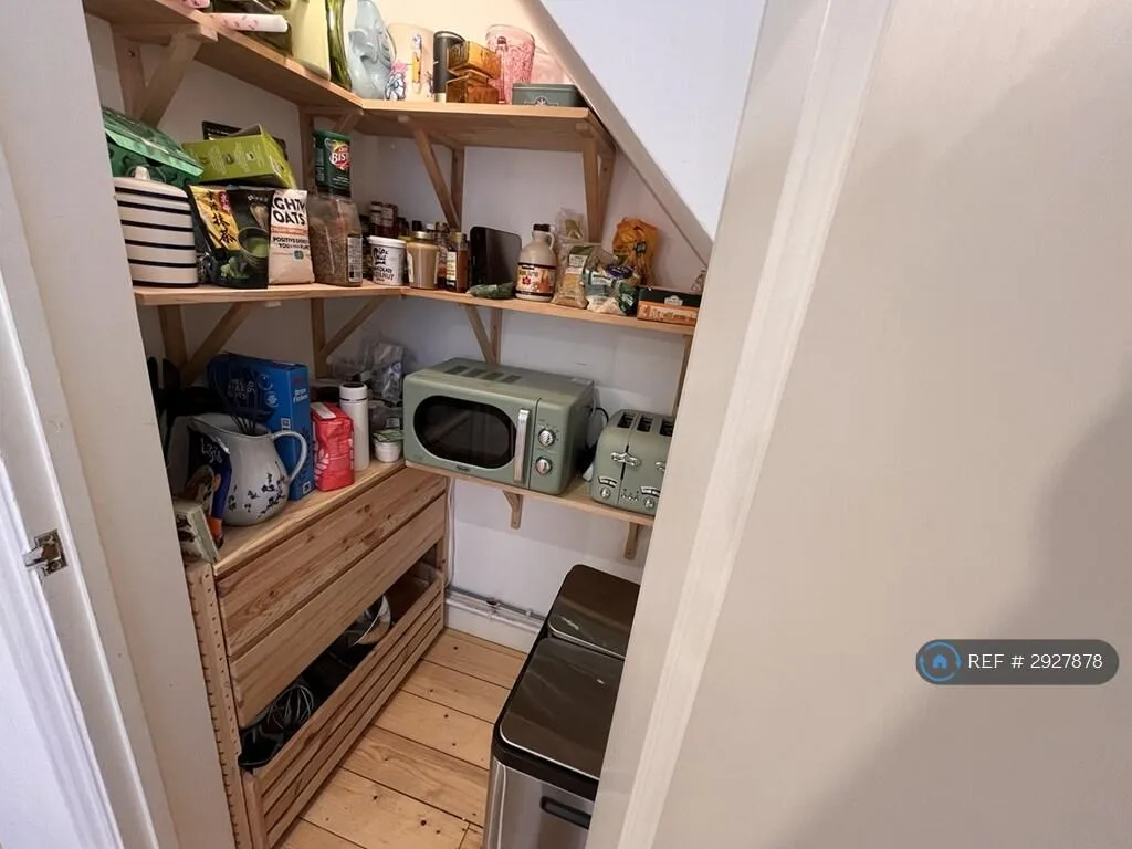 2 bedroom maisonette for rent