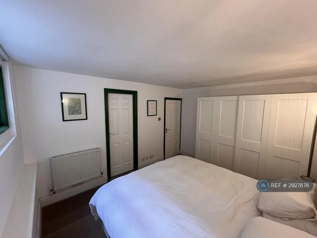 2 bedroom maisonette for rent