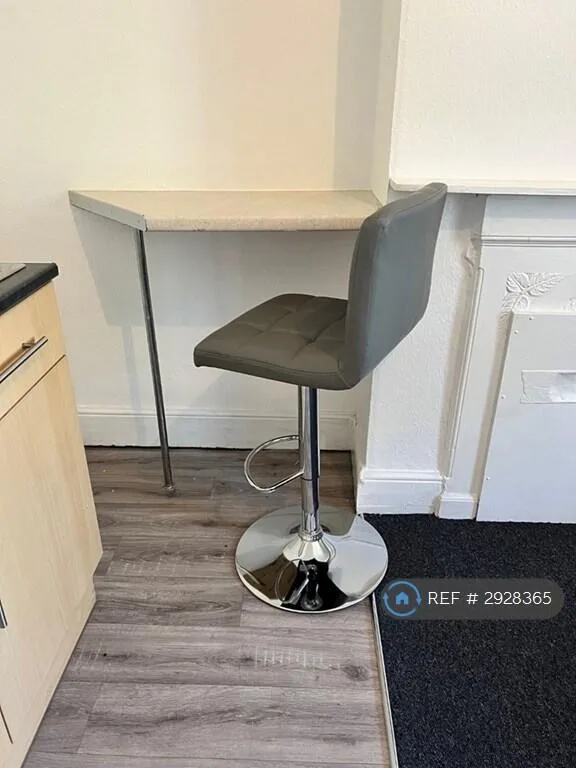1 bedroom house share for rent