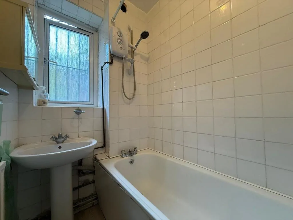 2 bedroom house for rent